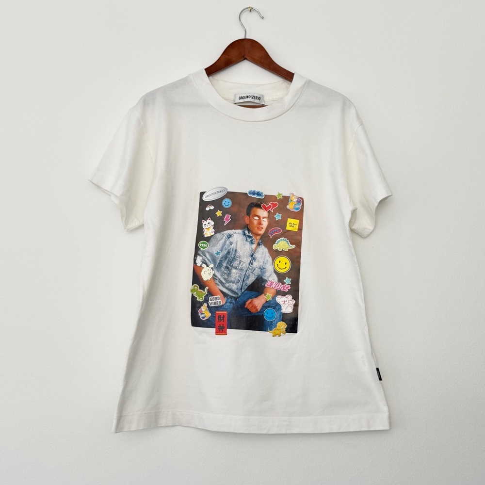 Ground Zero Y2K Kidcore Graphic Sticker White Smiley Retro T-Shirt size small